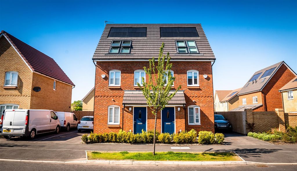 Property photo 1 of 9 Stamford.Jpg