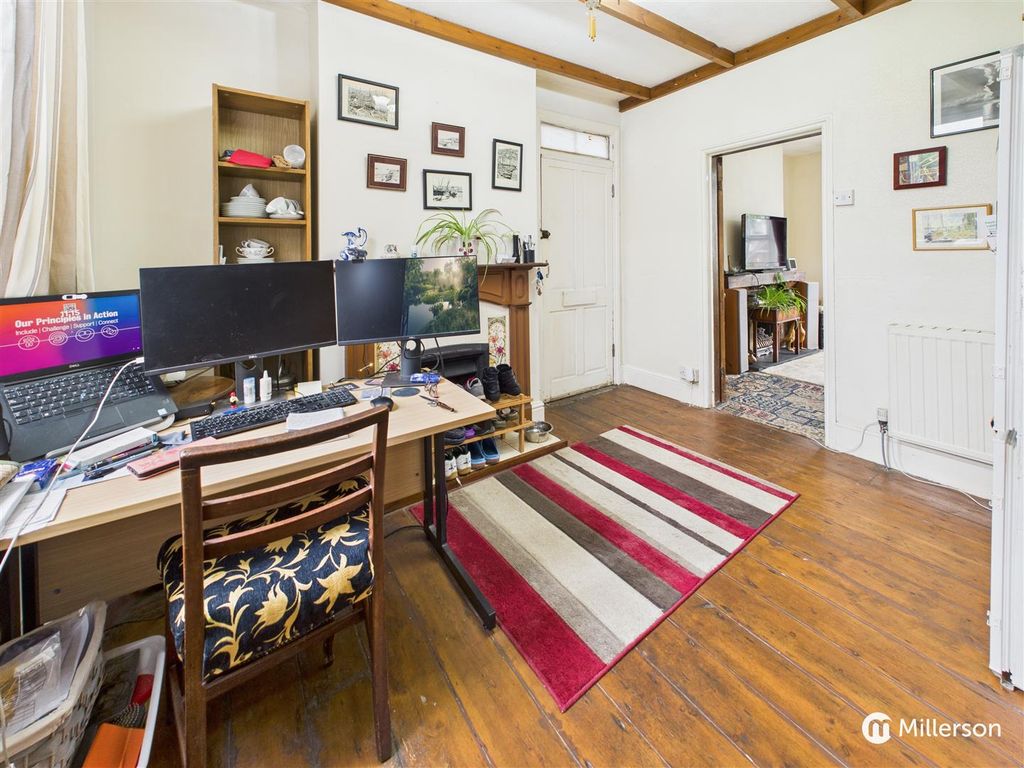 Property photo 3 of 23 Cam05092G0-Pr0122-Still020.Jpg