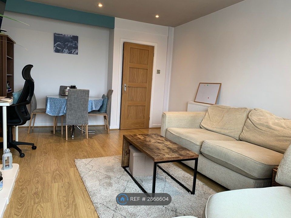 Property photo 3 of 10 Living Room