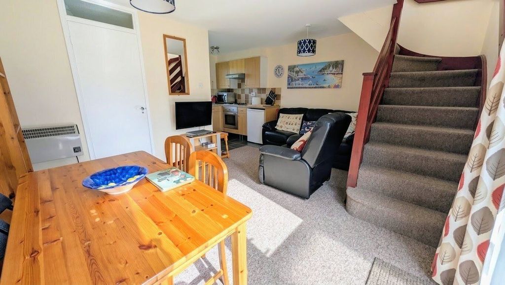 Property photo 2 of 11 Gallery