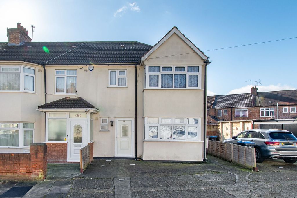 Property photo 2 of 11