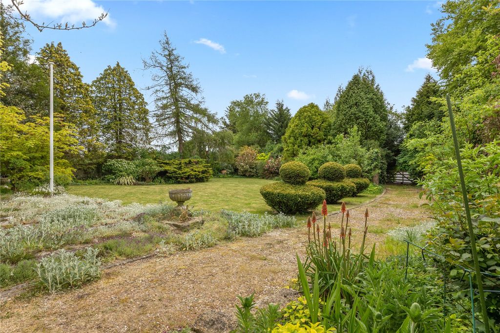 Property photo 2 of 35 Picture No. 26