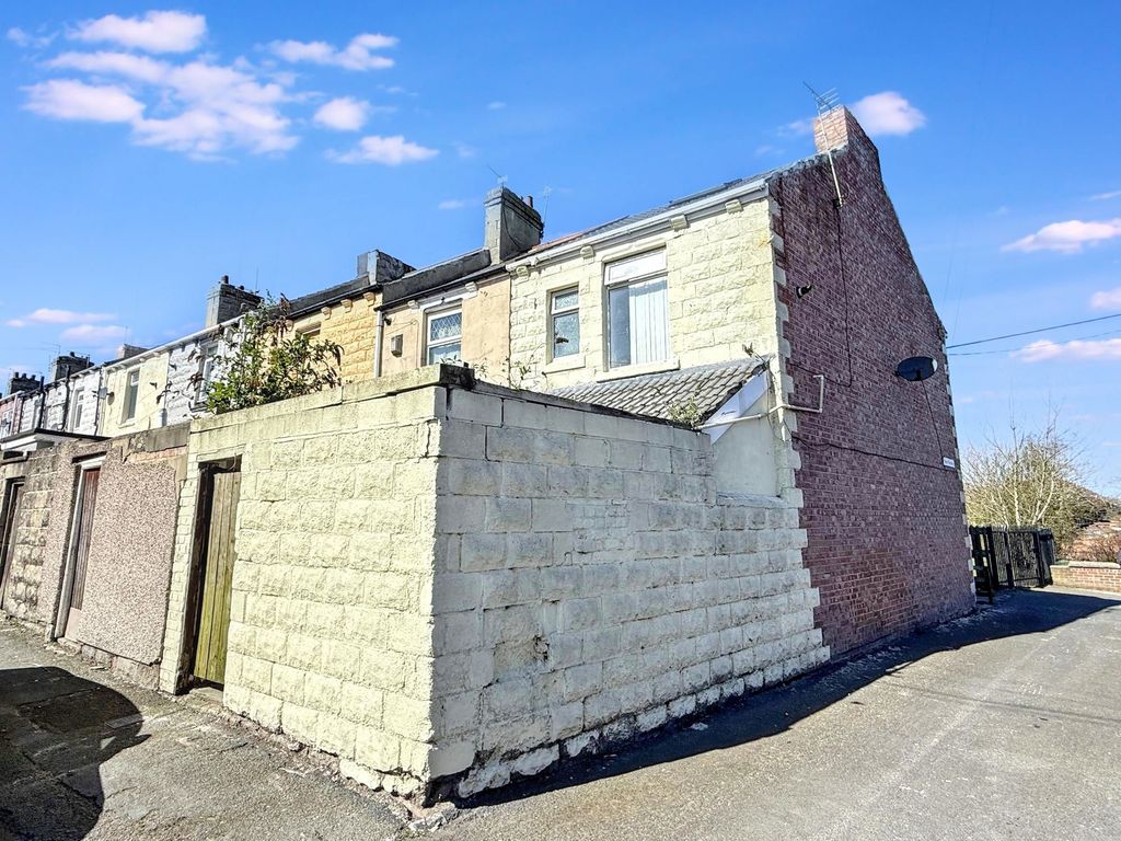 Property photo 1 of 3