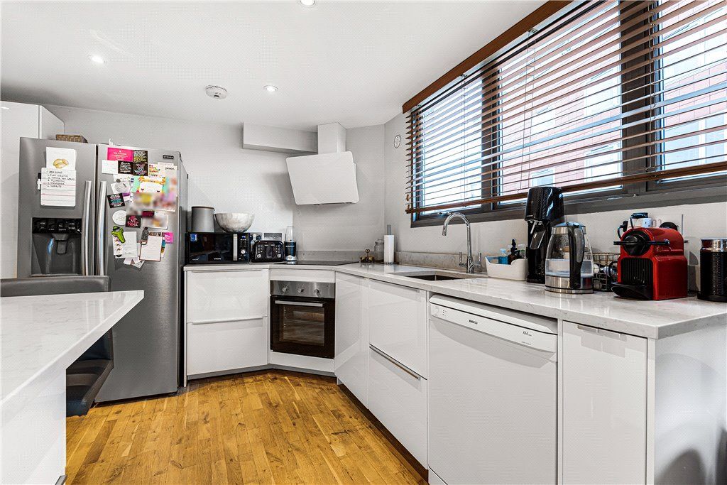 Property photo 2 of 14 Kitchen