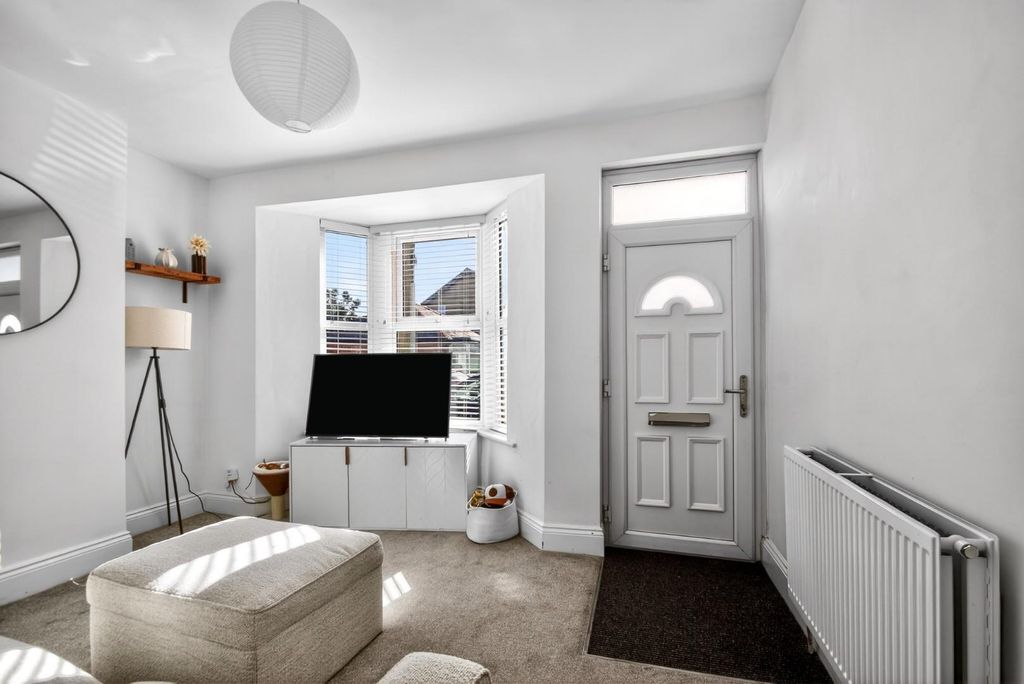 Property photo 2 of 18 35Regentstreet-4.Jpg