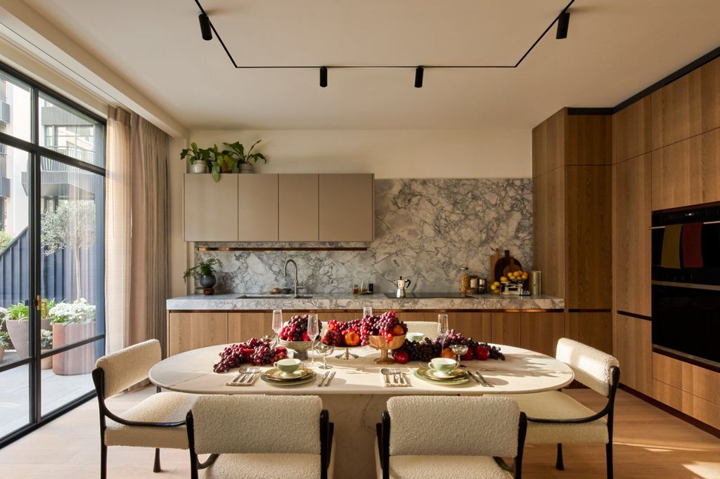 Property photo 3 of 18 Kitchen/Dining Area