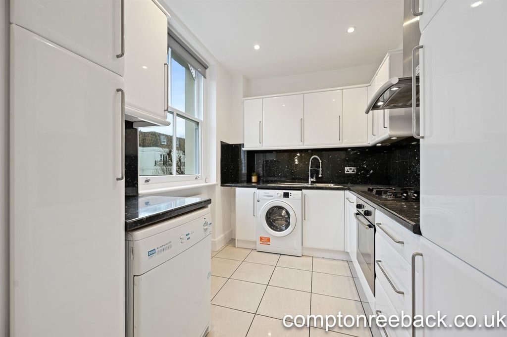 Property photo 2 of 8 Cr - 15 Regents Court - 24 (1).Jpg