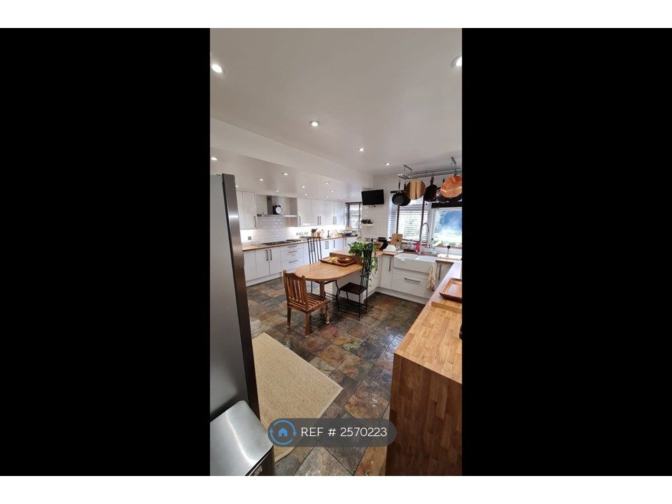 Property photo 2 of 35
