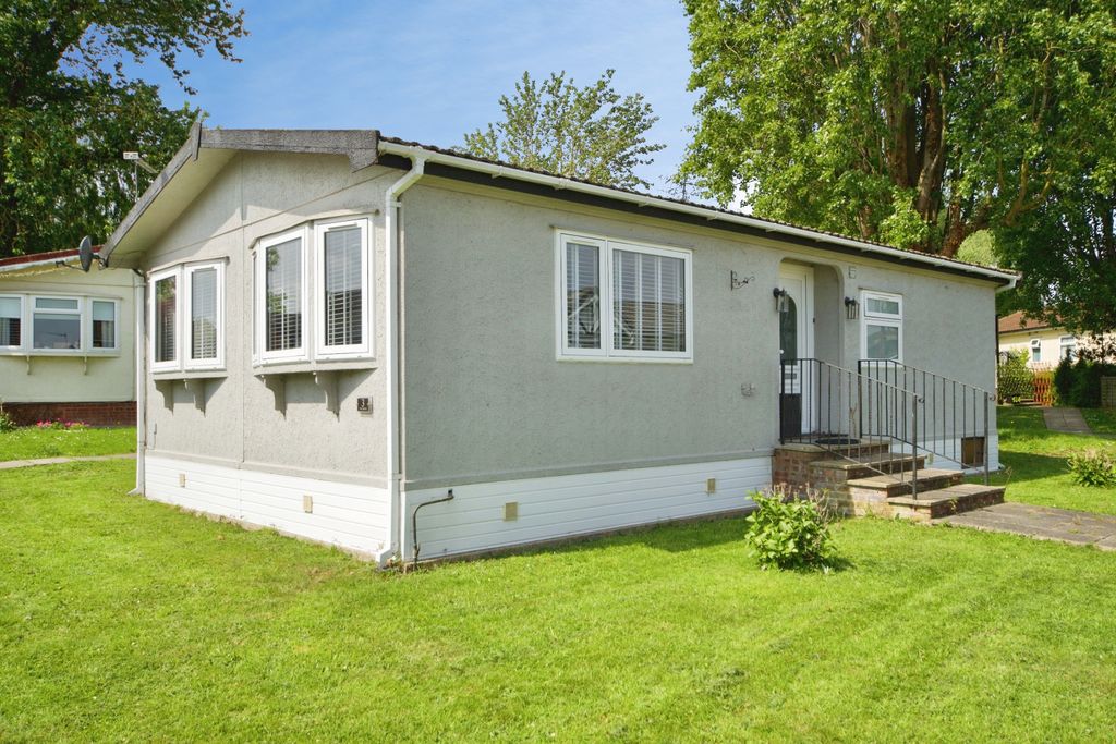 Property photo 1 of 20 Front