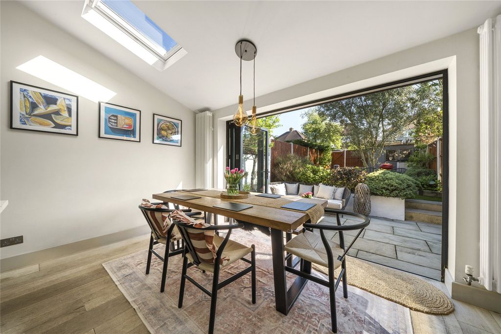 Property photo 3 of 14 Dining Area
