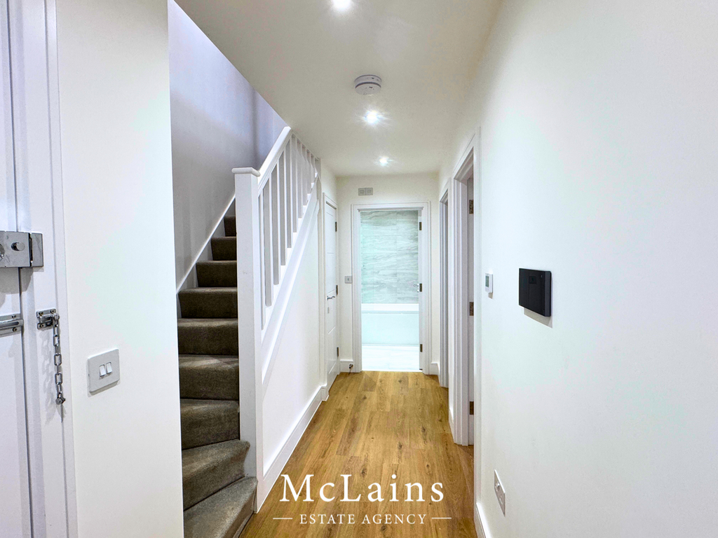 Property photo 3 of 10 Hallway