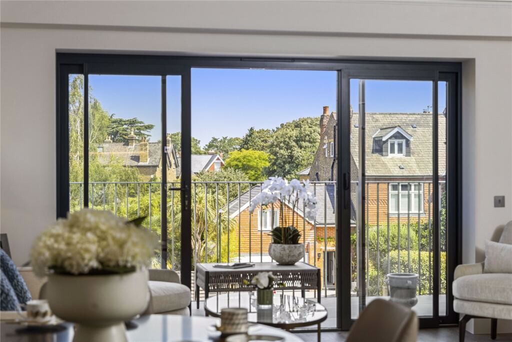 Property photo 1 of 13 Balcony