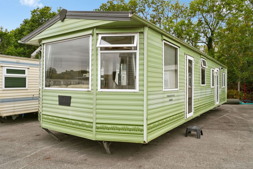 Property photo 1 of 11