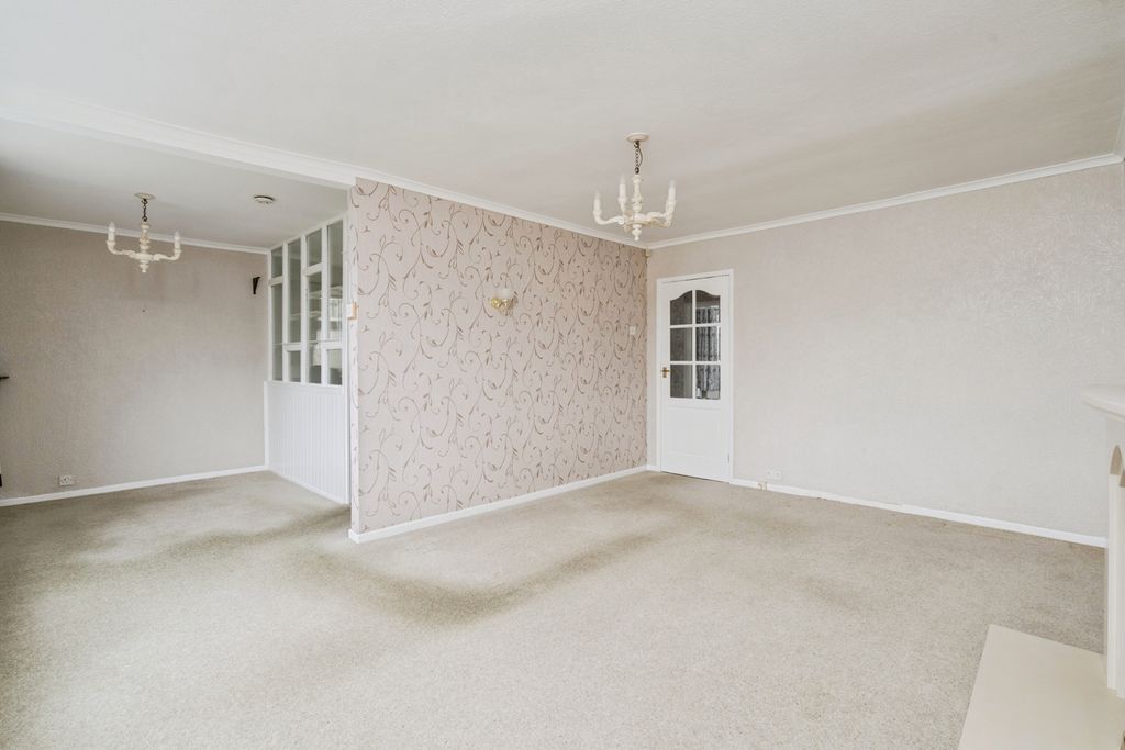 Property photo 2 of 17 Photo