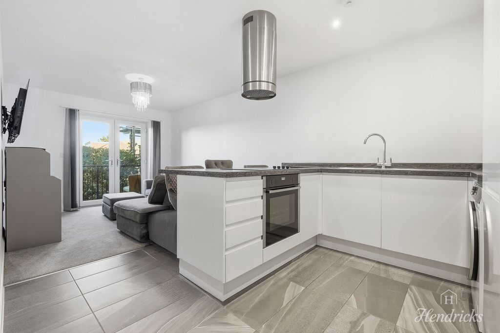 Property photo 2 of 18