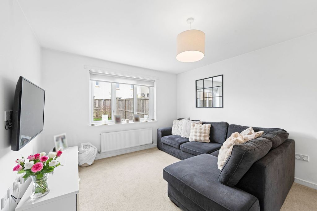 Property photo 3 of 26