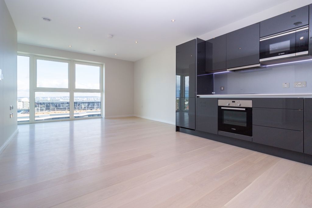 Property photo 1 of 8 Kitchen - Cassia Poi