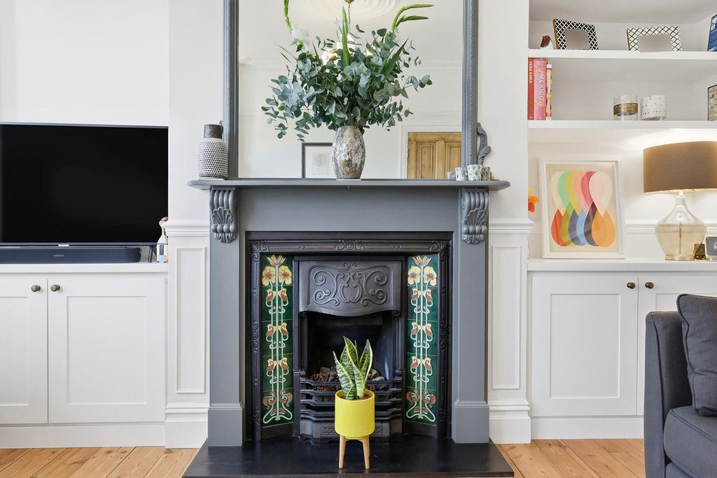 Property photo 3 of 28 Living Room