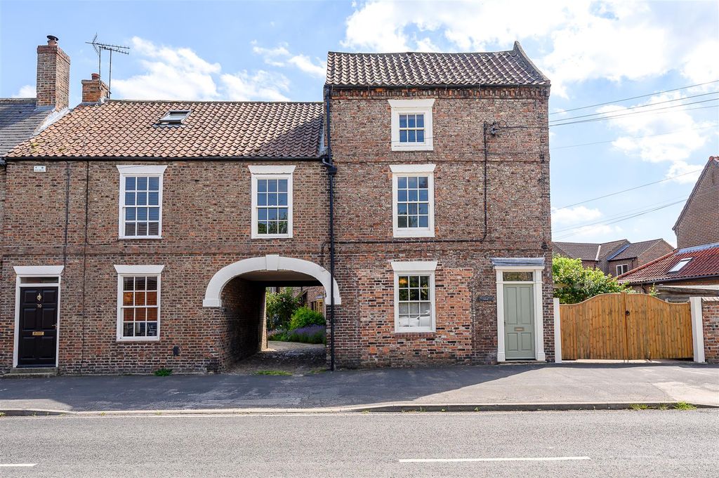 Property photo 1 of 24 External