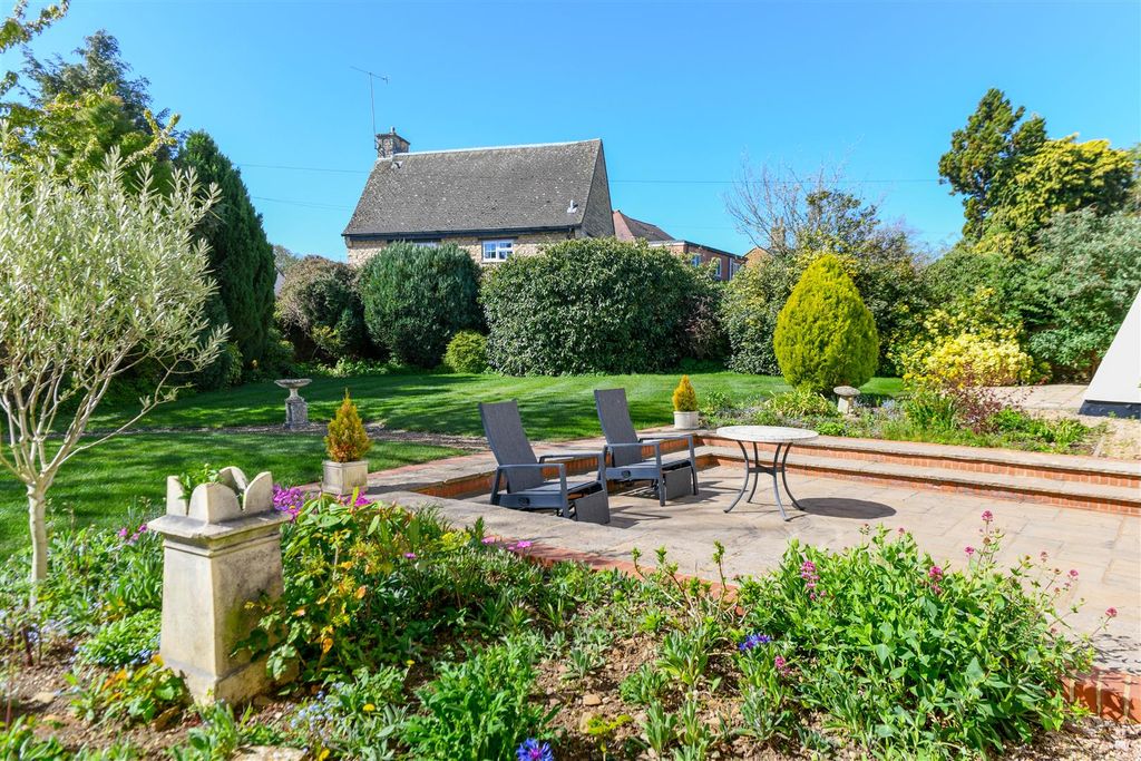 Property photo 3 of 45
