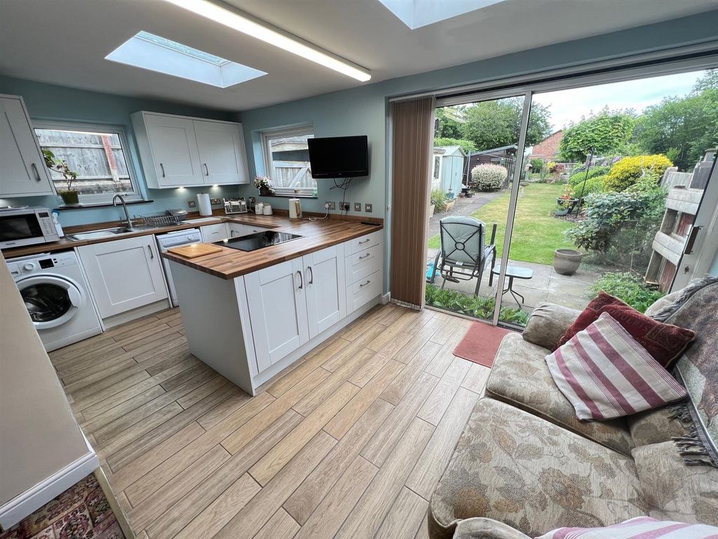 Property photo 2 of 15