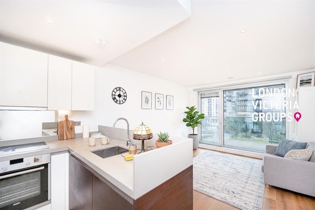 Property photo 2 of 19 1-7544.Jpg