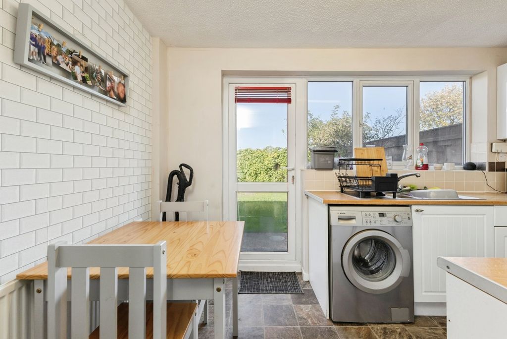Property photo 3 of 11 Pbox-Img.Jpg