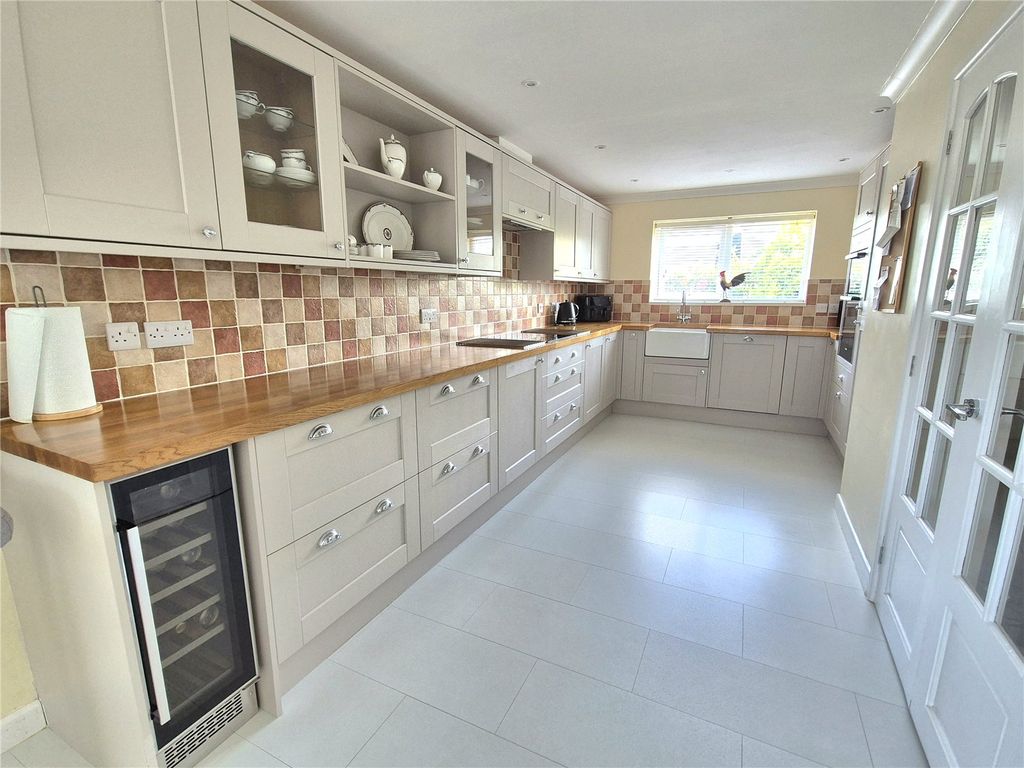 Property photo 2 of 30 Picture No. 23