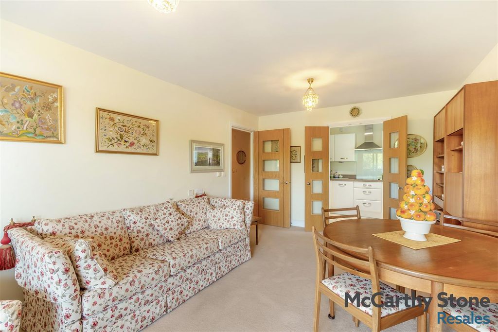 Property photo 3 of 36 8696614-Interior04.Jpg