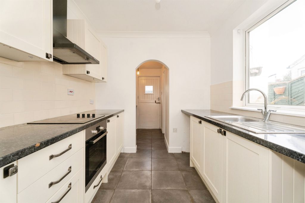 Property photo 2 of 25