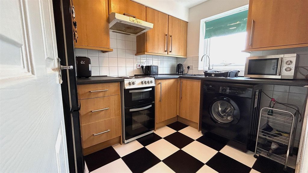 Property photo 3 of 8 3.Jpg