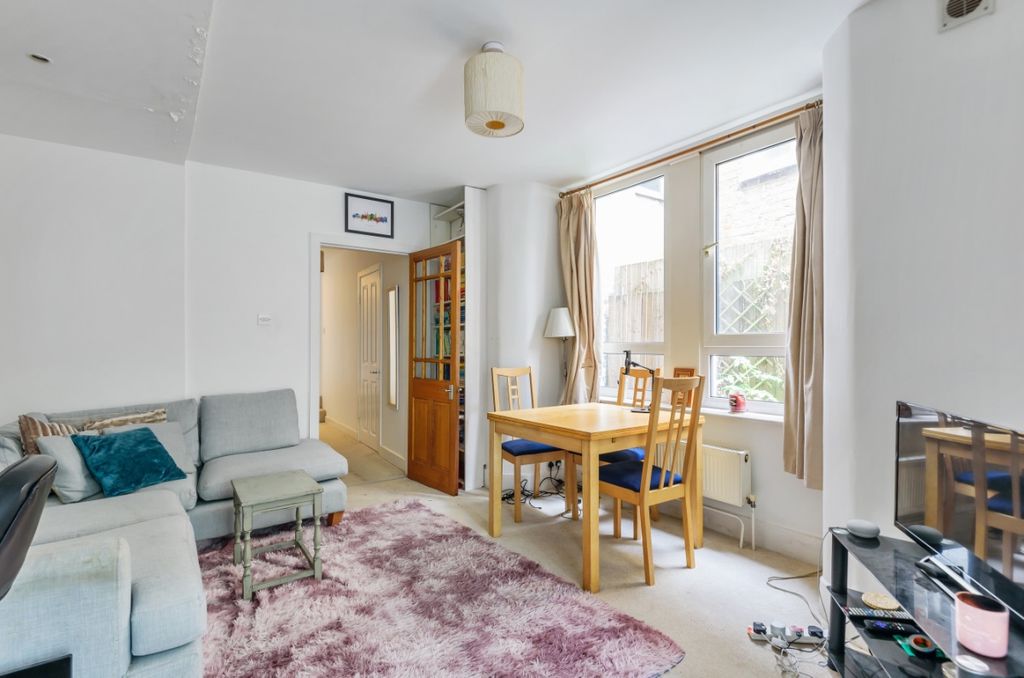 Property photo 2 of 16 890688 (3)