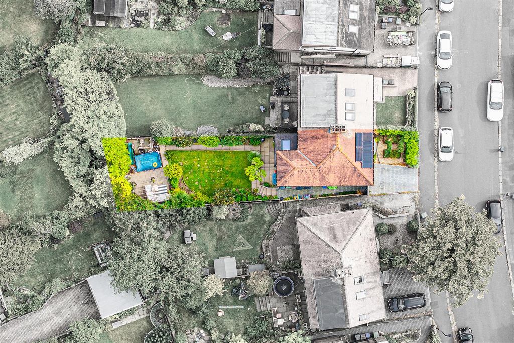 Property photo 2 of 26 Defined Plot