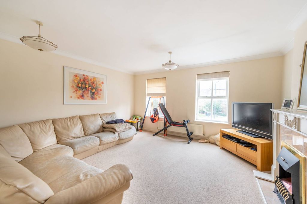 Property photo 3 of 11