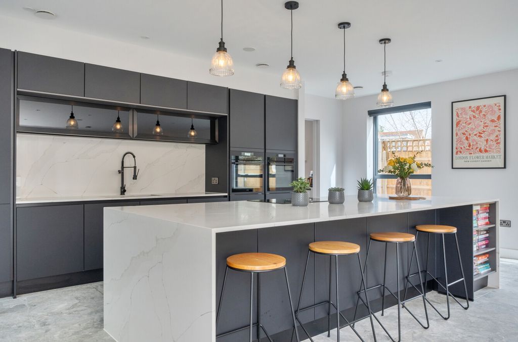 Property photo 3 of 23 1415826-28-69A9c1...