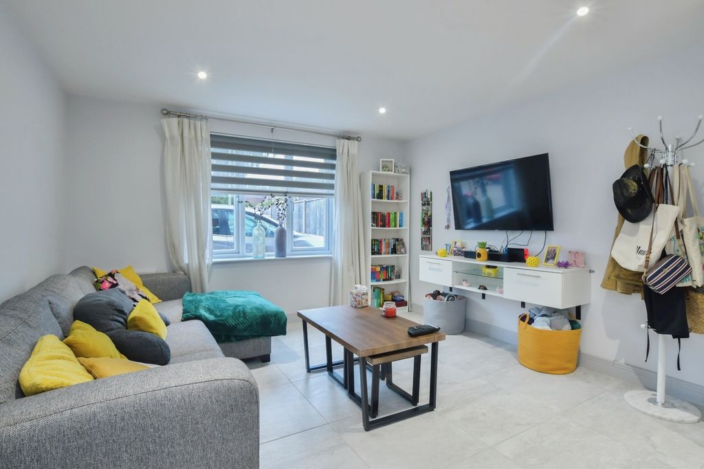 Property photo 2 of 16 Open Plan Living