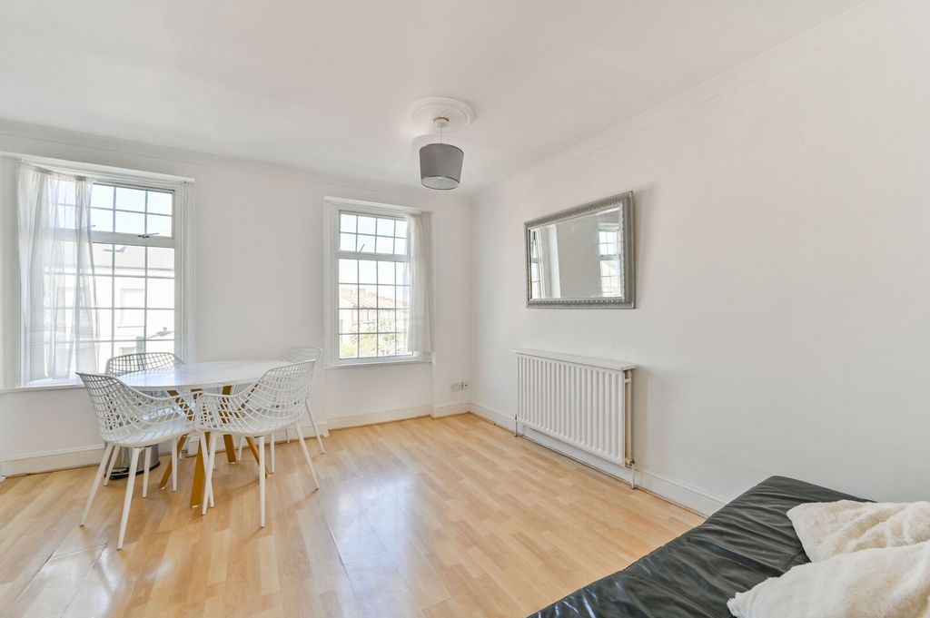 Property photo 2 of 8