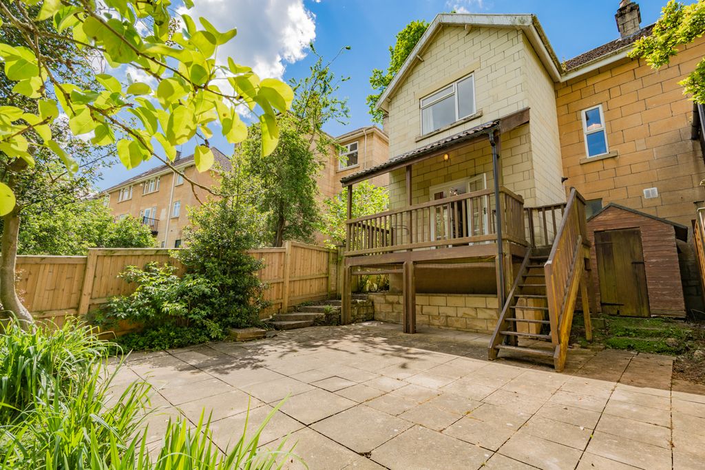 Property photo 2 of 19