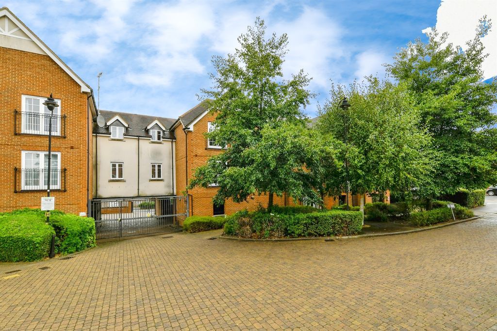 Property photo 2 of 19