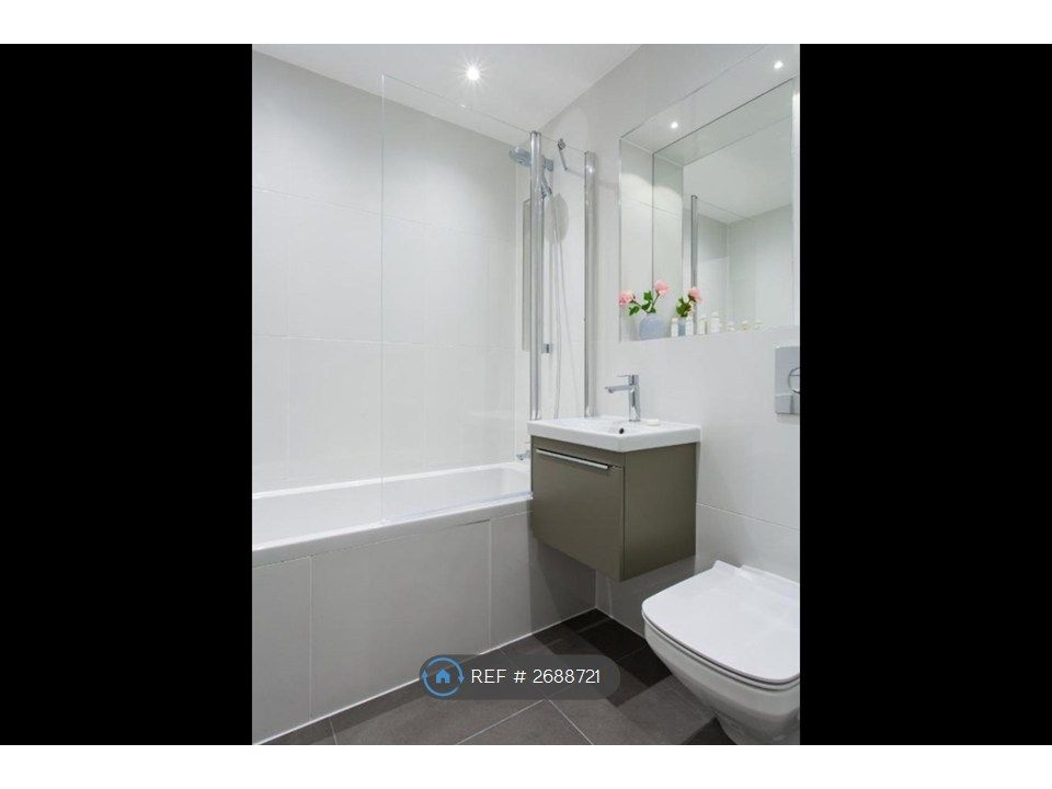 Property photo 2 of 6 Bathroom