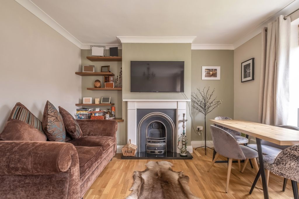 Property photo 2 of 12