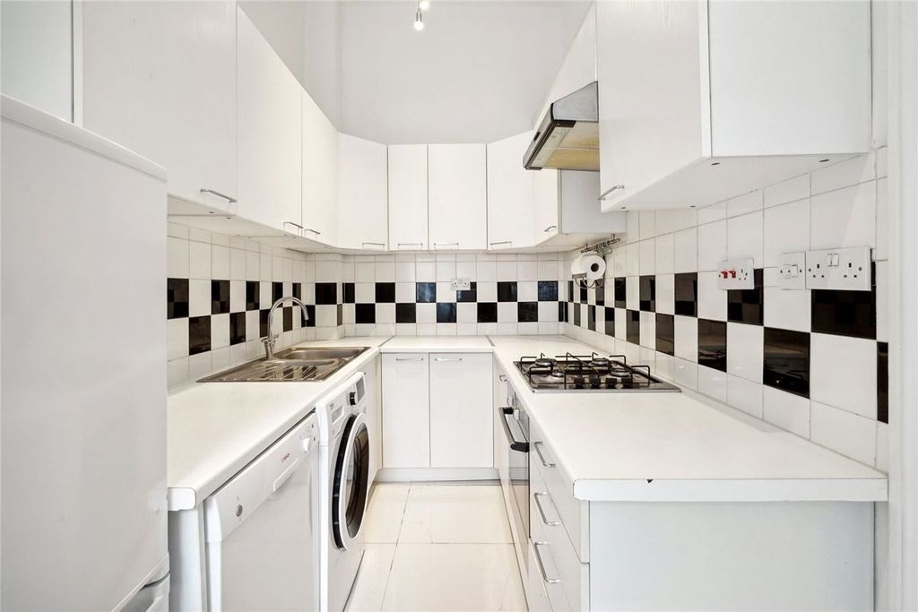 Property photo 2 of 6