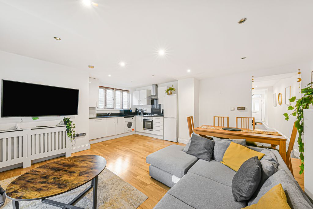 Property photo 1 of 6