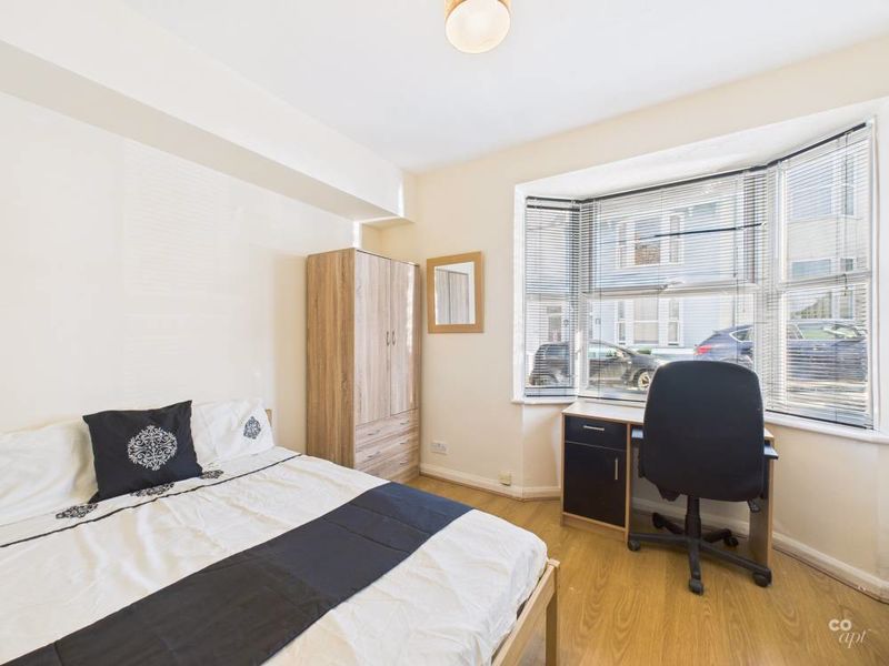 Property photo 2 of 11 Bedroom