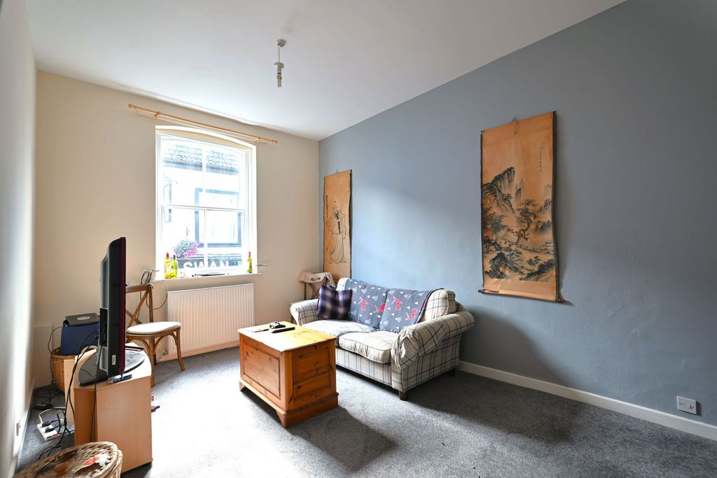 Property photo 3 of 7