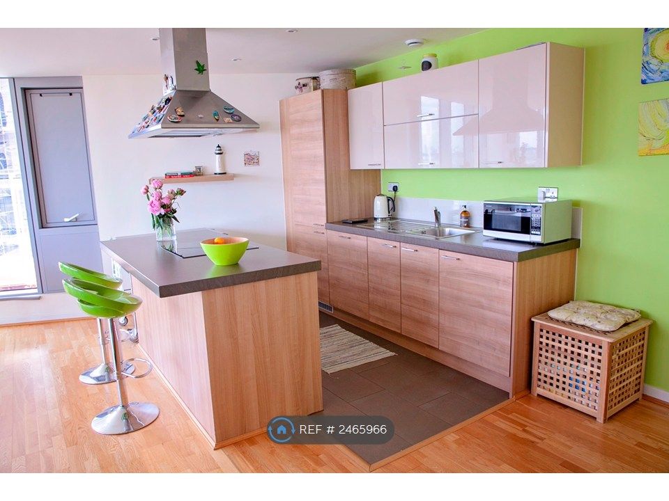 Property photo 3 of 21 Kitchen