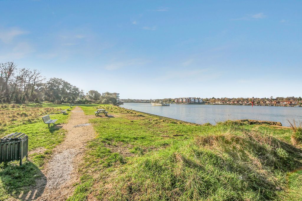 Additional image 5 of 2 bed flat for sale52 Vespasian Road, Bitterne Manor SO18