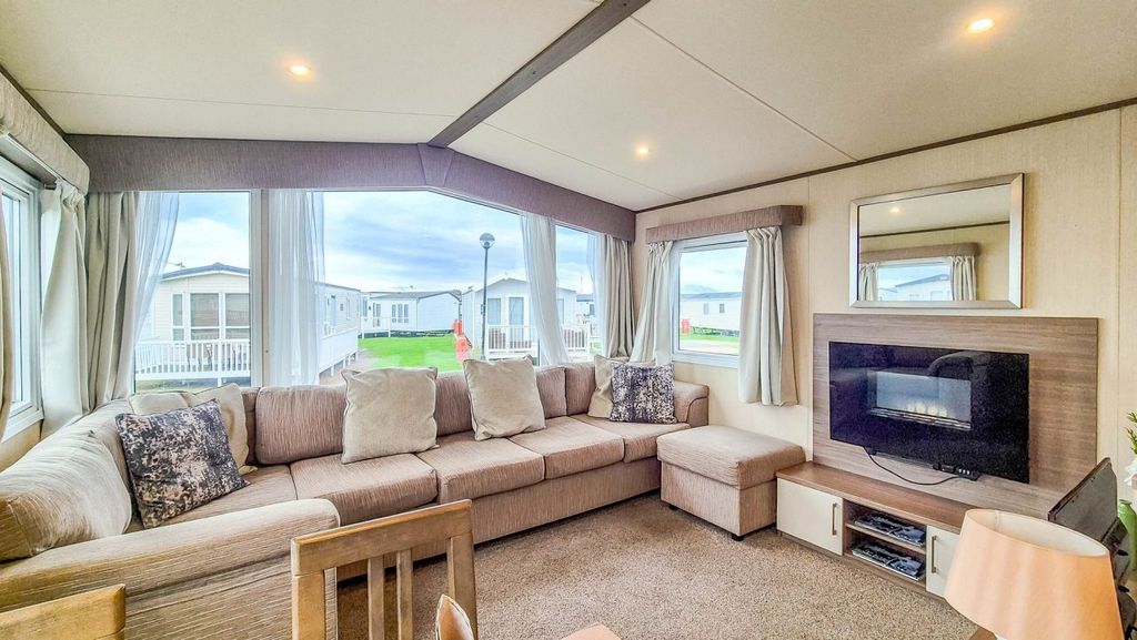 Property photo 3 of 20 Untitled 6