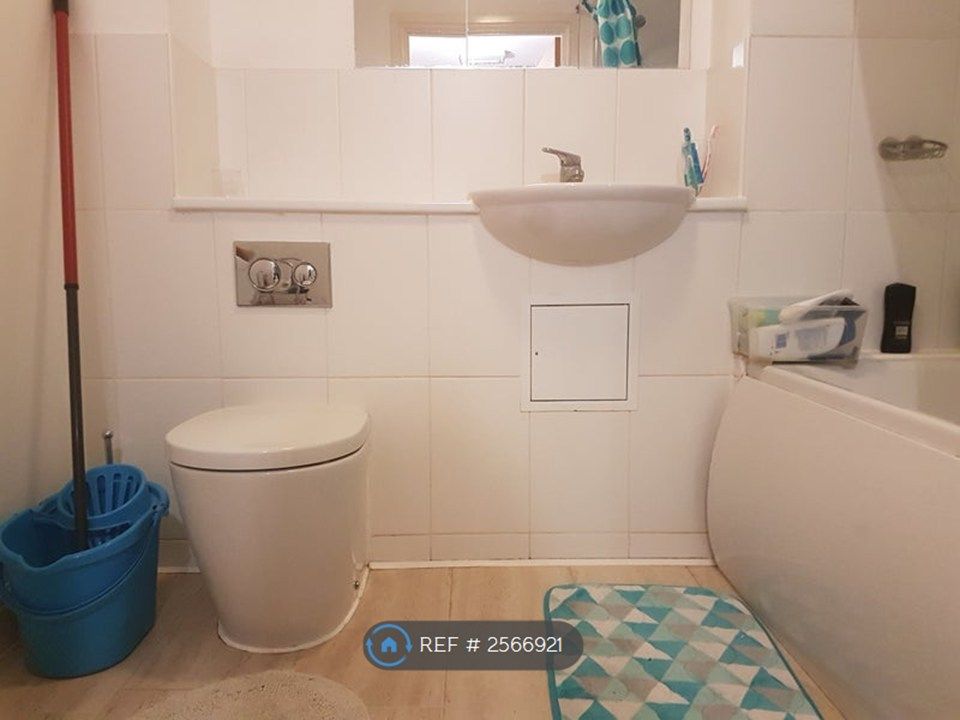 Property photo 2 of 3 Bathroom