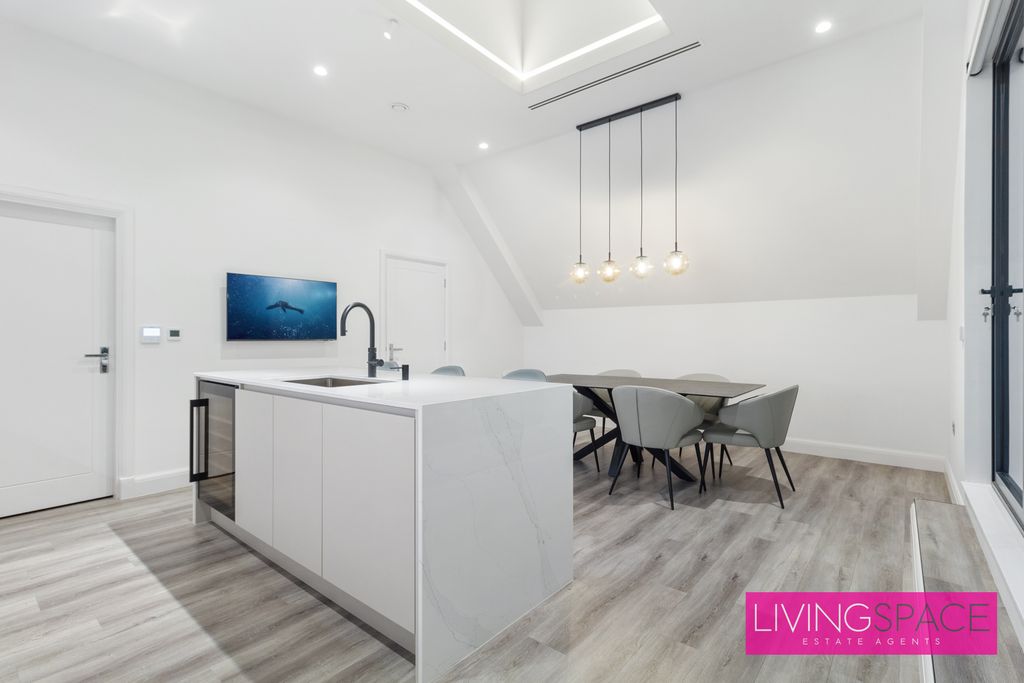 Additional image 12 of 3 bed flat to rentCamlet Way, Barnet EN4